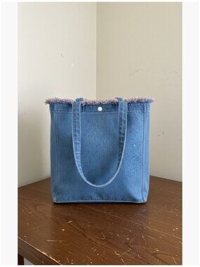 Lightweight Foldable Designer Shoulder Bag with Zipper Pockets